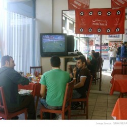 رستوران پرسپولیس، بلوار رسیدا. لس آنجلس، ۲۰۰۵