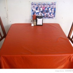 رستوران پرسپولیس، بلوار رسیدا. لس آنجلس، ۲۰۰۵