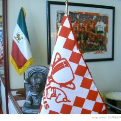 رستوران پرسپولیس، بلوار رسیدا. لس آنجلس، ۲۰۰۵