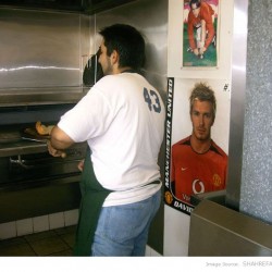 رستوران پرسپولیس، بلوار رسیدا. لس آنجلس، ۲۰۰۵