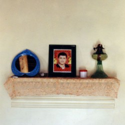 Decorated Niches - بر تاقچه ها