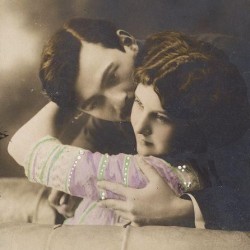 From Nooshi Kanoom to Showkat Kanoom