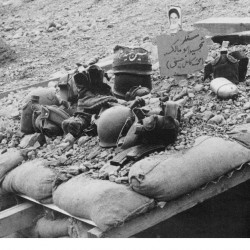 Daily Life at the Iran-Iraq War Fronts (7)