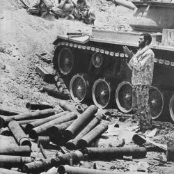 Daily Life at the Iran-Iraq War Fronts (11)