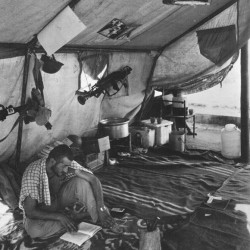 Daily Life at the Iran-Iraq War Fronts (34)