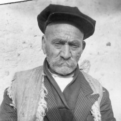 Gholam-Hossein Saedi's Ilkhchi (2)