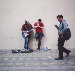 Street Singers and the Passers-by (1)