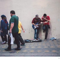 Street Singers and the Passers-by (9)
