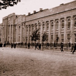 وزارت پست و تلگراف در سال های ۱۹۳۰ میلادی (دهه ی ۱۳۱۰ شمسی)