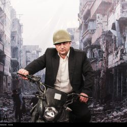 مدافعان حرم در مقابل ویرانه های سوریه